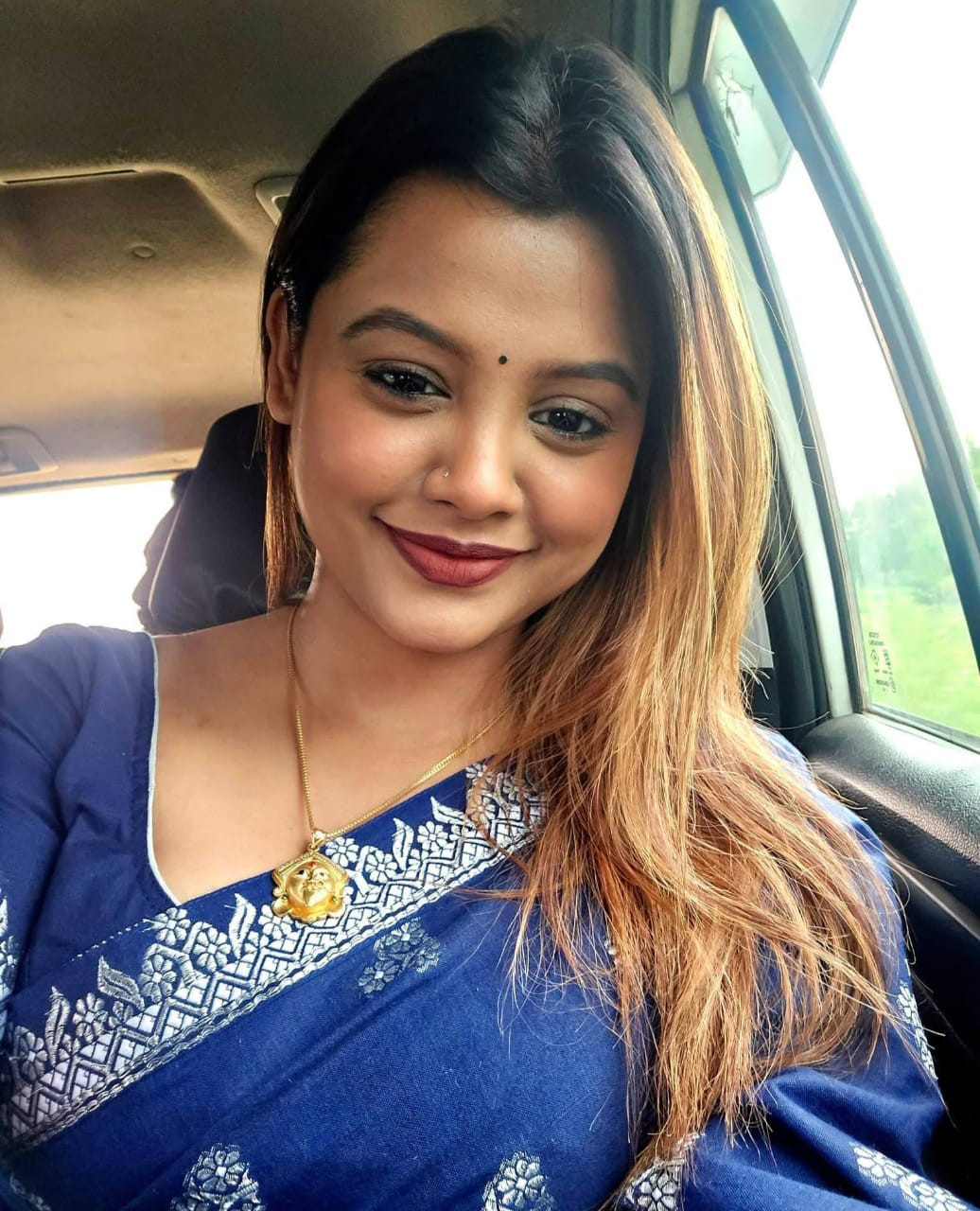 ১৮ বছরের ছেলের হাতে মা